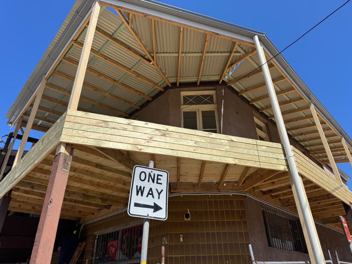 Timber verandah and roof framing carpentry by Probuilding and Carpentry, Peakhurst Sydney